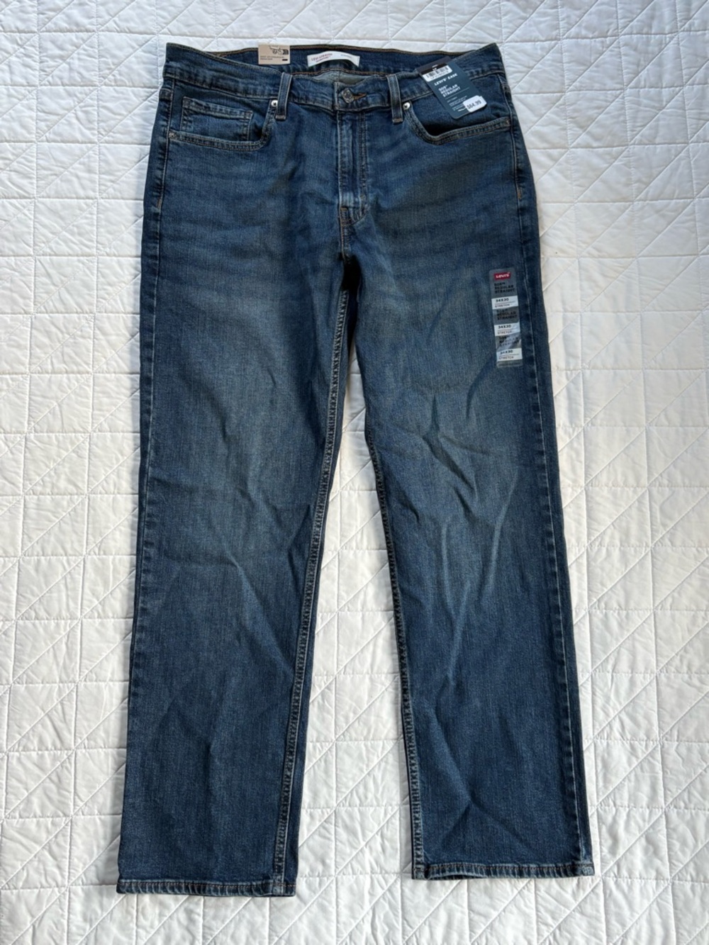 Levi’s Men’s 505 Regular Fit Straight Leg Jeans - Medium Wash 33x30 NWT